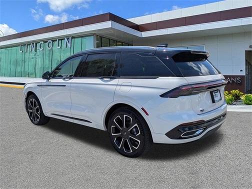 2025 Lincoln Nautilus Reserve