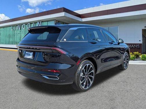 Black 2026 Lincoln Nautilus Black Label