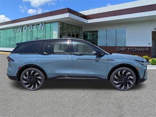 2025 Lincoln Nautilus Reserve