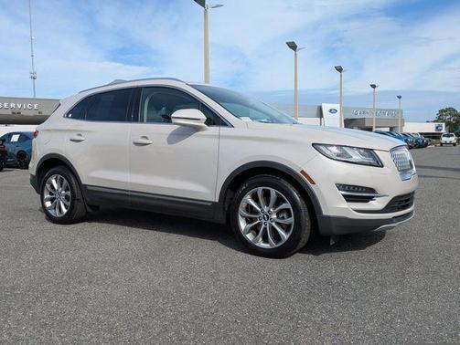 Pearl Metallic 2019 Lincoln MKC Select
