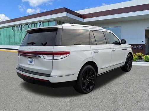 White Metallic 2023 Lincoln Navigator Reserve