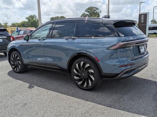 2025 Lincoln Nautilus Reserve