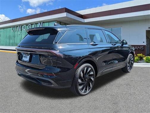 2025 Lincoln Nautilus Reserve