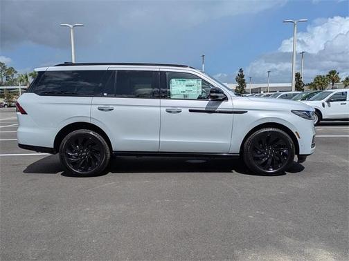 2025 Lincoln Navigator Reserve