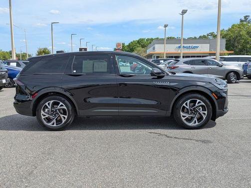 Black Metallic 2026 Lincoln Nautilus Premiere