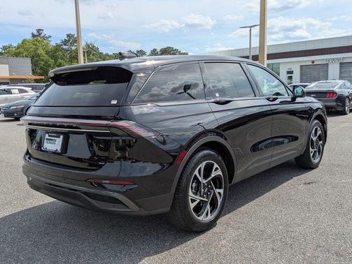 Black Metallic 2026 Lincoln Nautilus Premiere