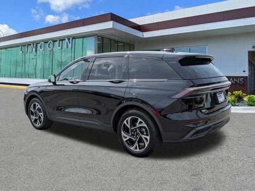 Black Metallic 2026 Lincoln Nautilus Premiere