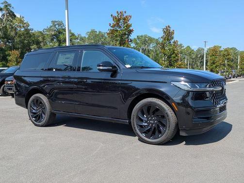 Black Metallic 2026 Lincoln Navigator Reserve