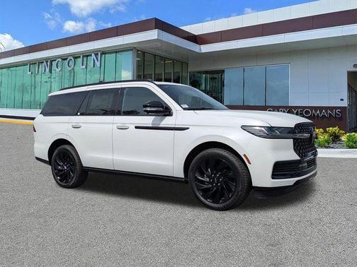 White Metallic 2026 Lincoln Navigator Reserve