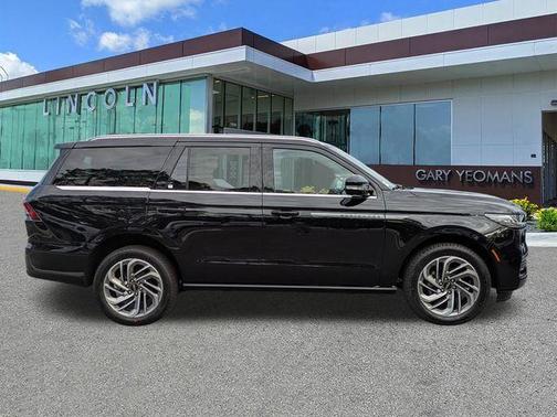 Black Metallic 2026 Lincoln Navigator Reserve