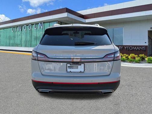 Ceramic Pearl Metallic Tinted Clearcoat 2023 Lincoln Nautilus Reserve