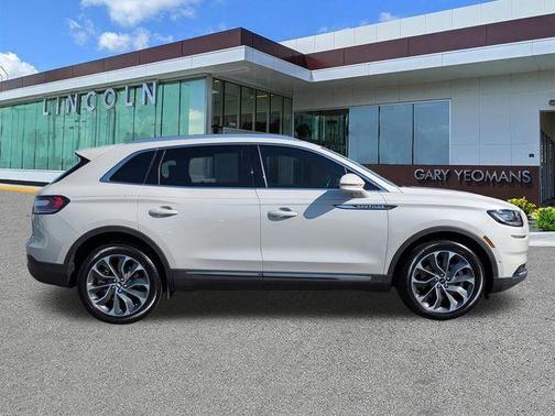 Ceramic Pearl Metallic Tinted Clearcoat 2023 Lincoln Nautilus Reserve