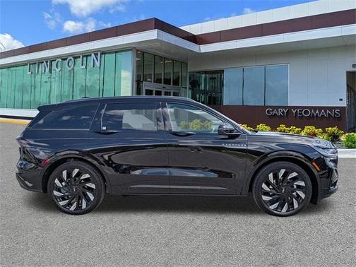 2025 Lincoln Nautilus Reserve