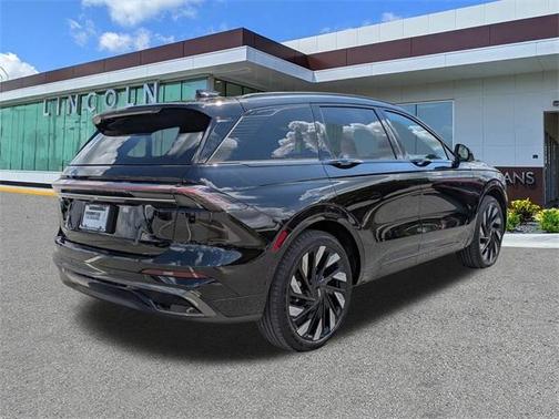 2025 Lincoln Nautilus Reserve