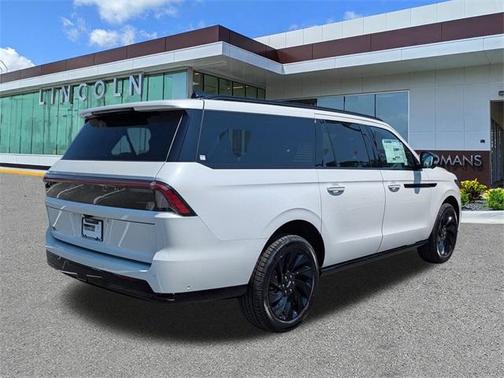 2025 Lincoln Navigator L Reserve