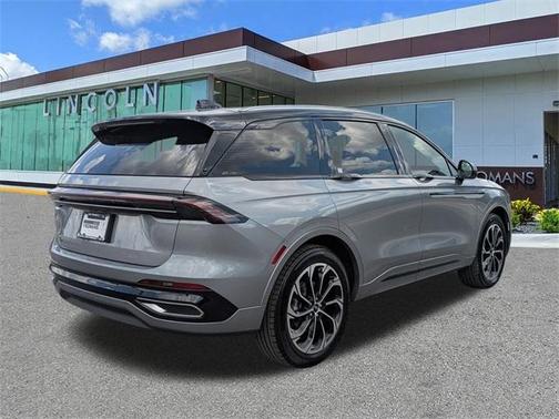 2025 Lincoln Nautilus Reserve
