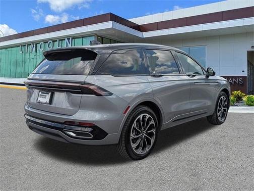 2025 Lincoln Nautilus Reserve