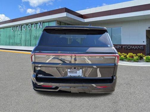 Black Metallic 2026 Lincoln Navigator Premiere