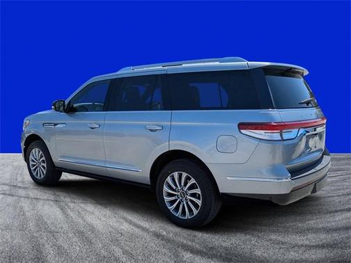 2023 Lincoln Navigator Standard