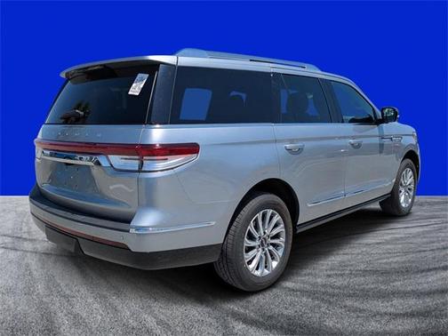 2023 Lincoln Navigator Standard