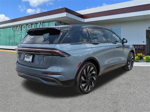 2025 Lincoln Nautilus Reserve