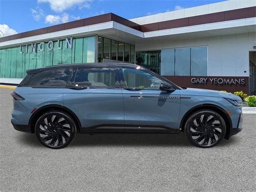 2025 Lincoln Nautilus Reserve