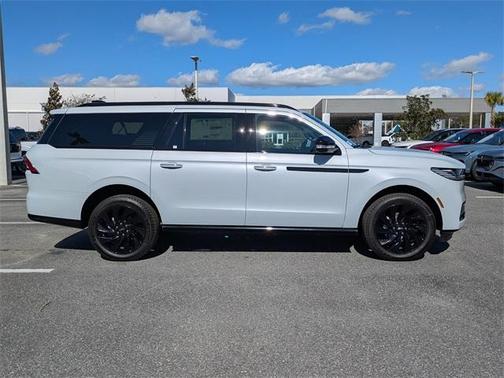 2026 Lincoln Navigator L Reserve