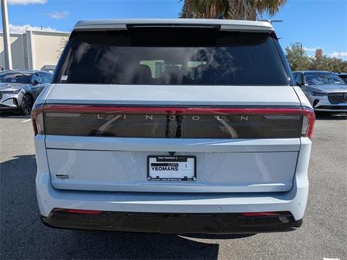 2026 Lincoln Navigator L Reserve