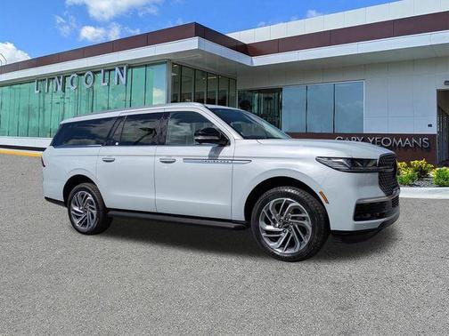 Crystal White 2026 Lincoln Navigator L Premiere