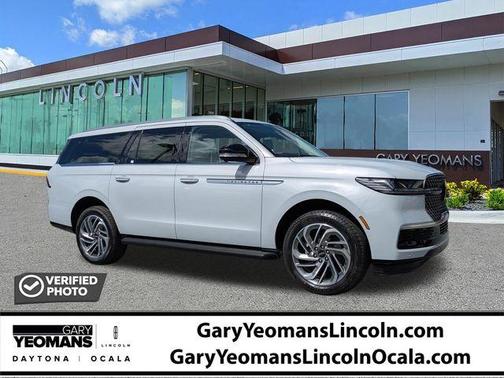 Crystal White 2026 Lincoln Navigator L Premiere