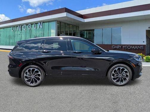 Black Metallic 2026 Lincoln Nautilus Reserve