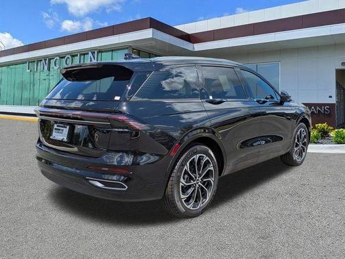 Black Metallic 2026 Lincoln Nautilus Reserve