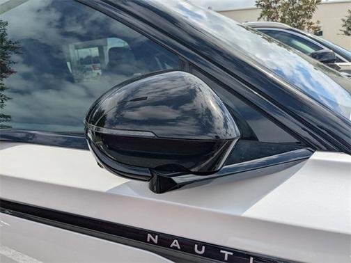 2025 Lincoln Nautilus Reserve