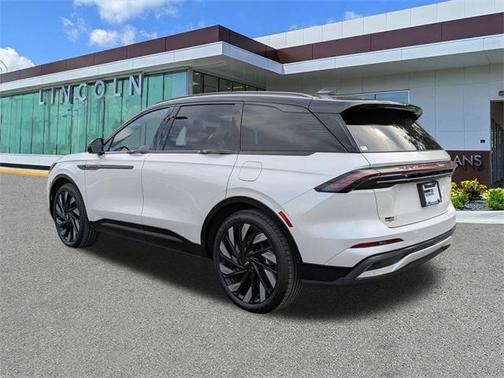 2025 Lincoln Nautilus Reserve