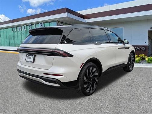 2025 Lincoln Nautilus Reserve