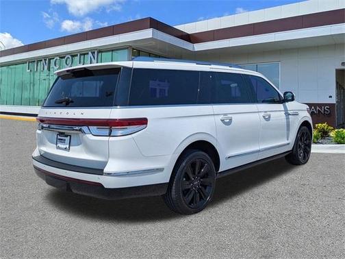 2023 Lincoln Navigator L Reserve