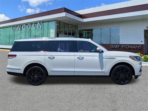 2023 Lincoln Navigator L Reserve