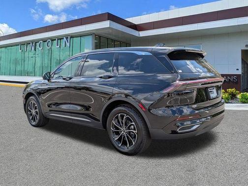 Black Metallic 2026 Lincoln Nautilus Premiere