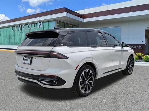 2025 Lincoln Nautilus Reserve