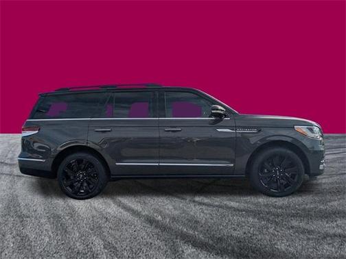 2022 Lincoln Navigator Black Label