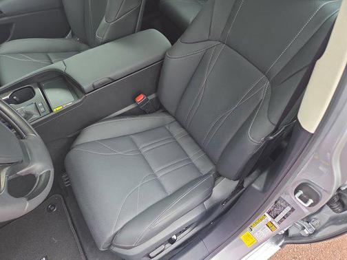 2025 Lexus ES 300h Luxury