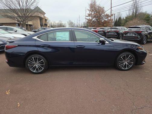 2025 Lexus ES 350 Base