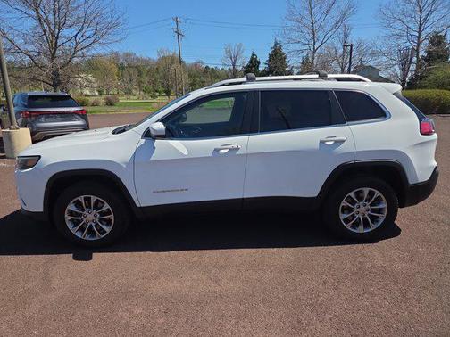 Bright White Clearcoat 2019 Jeep Cherokee Latitude Plus