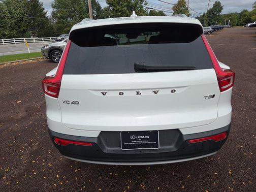2020 Volvo XC40 T5 Momentum