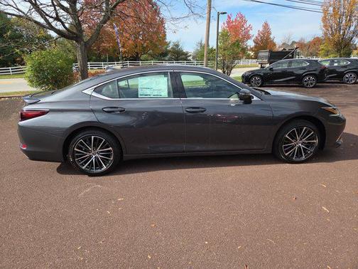 2025 Lexus ES 350 Base