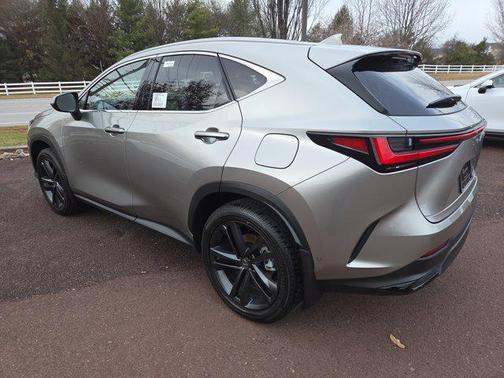 2026 Lexus NX 450h+ Luxury
