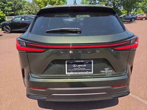2025 Lexus NX 450h+ Luxury
