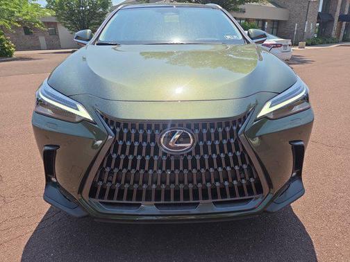 2025 Lexus NX 450h+ Luxury
