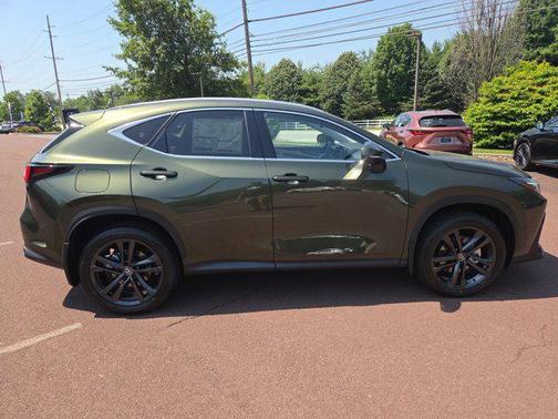 2025 Lexus NX 450h+ Luxury