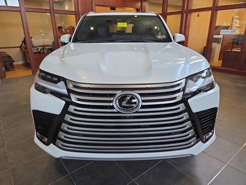2025 Lexus LX 700h Luxury